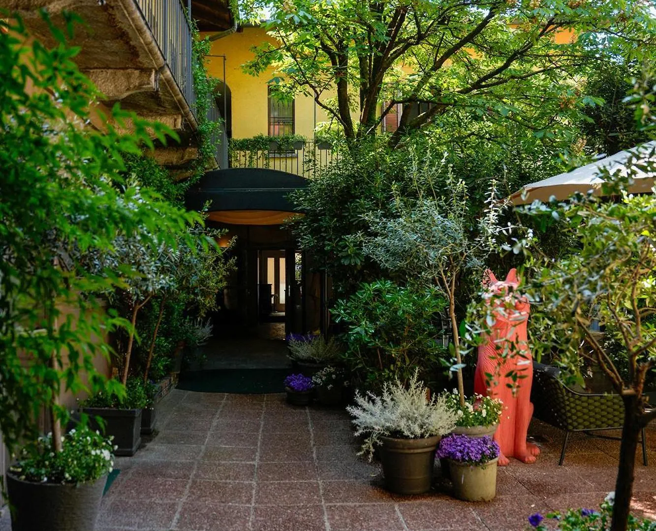 Boutique House In Corte Storica Seregno Italia